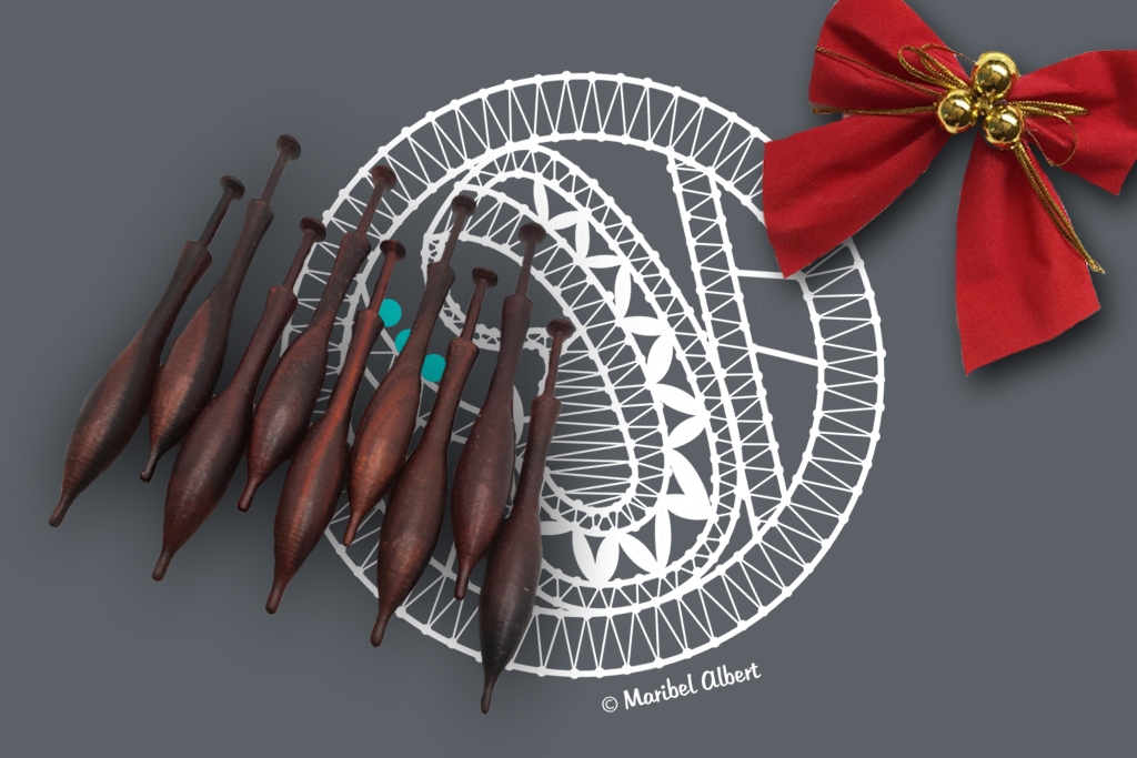 Patrón Bolilleras® Ornamento 02 – encaje de bolillos navideño en cartón entelado