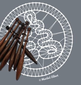 Patrón Bolilleras® Ornamento 05 – encaje de bolillos navideño en cartón kraft