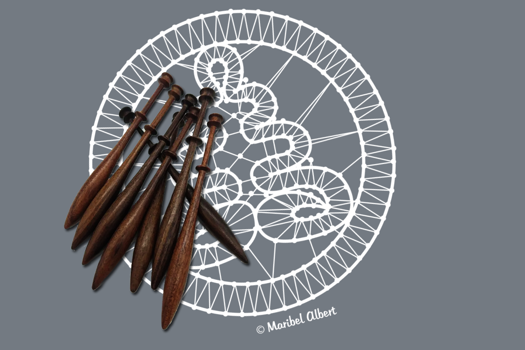 Patrón Bolilleras® Ornamento 05 – encaje de bolillos navideño en cartón kraft